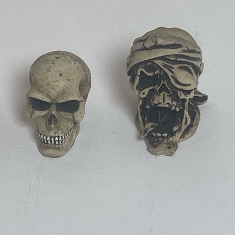 Spooky Halloween Skull Design Mini Trinket Set - Picture 2 of 12